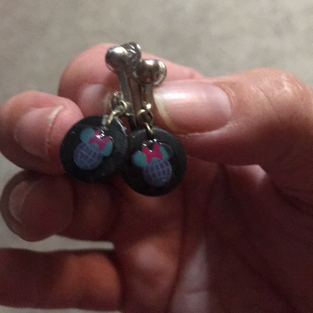Clip on earrings Minnie mouse world shaped
